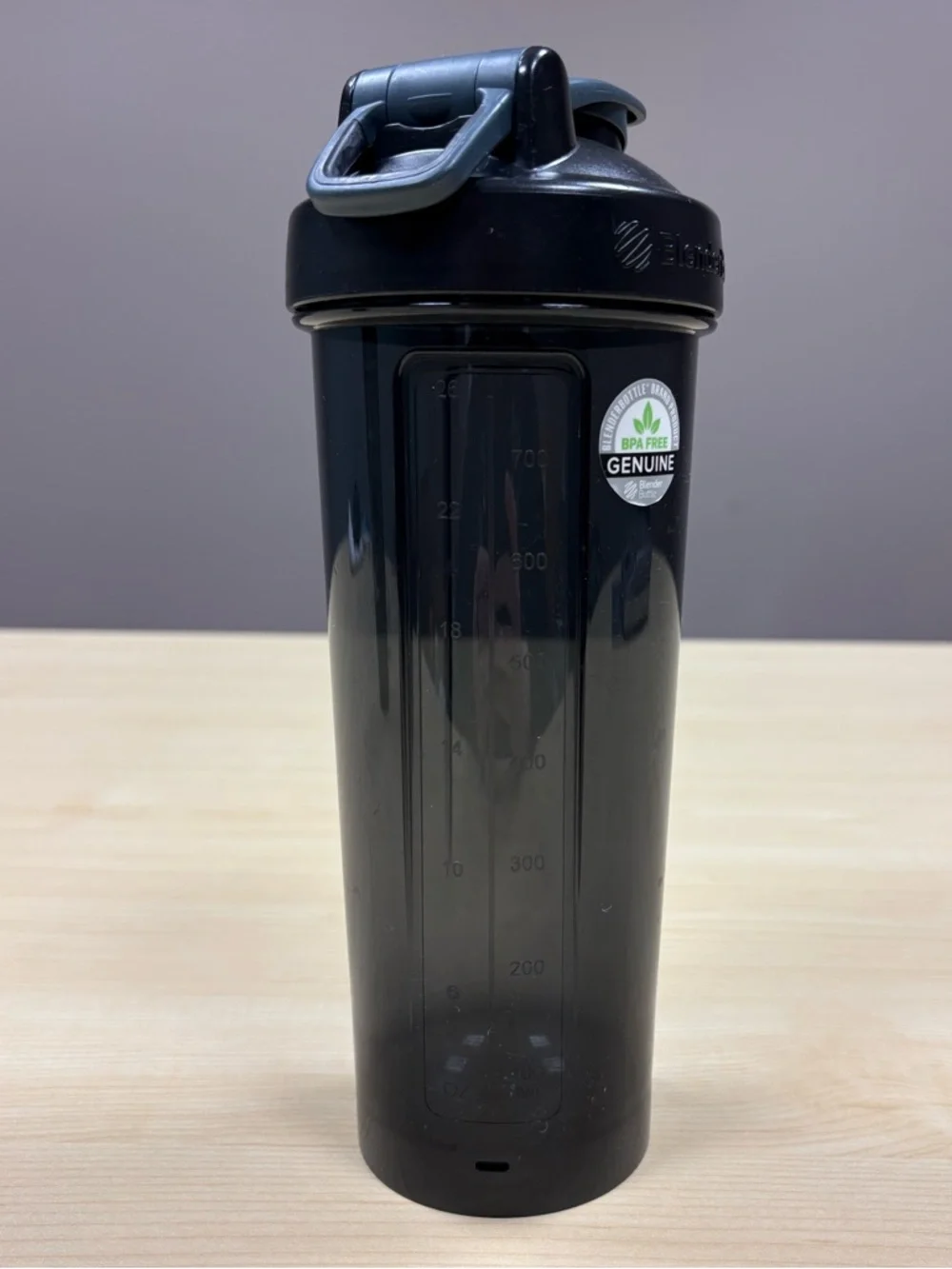 BlenderBottle Classic Shaker Bottle – Black